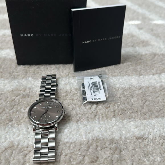 Marc By Marc Jacobs Silver Women’s Watch with Taupe Face - Picture 3 of 9